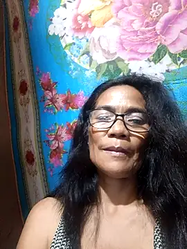 Snapshot of ImYourWoman_55 chatting on October 6, 2025, 6:08 pm ImYourWoman 55 online show from October 6, 2025, 6:08 pm