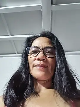 Snapshot of ImYourWoman_55 chatting on July 10, 2026, 6:19 pm ImYourWoman 55 online show from July 10, 2026, 6:19 pm