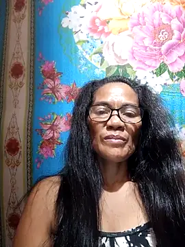 Snapshot of ImYourWoman_55 chatting on September 25, 2025, 4:02 pm ImYourWoman 55 online show from September 25, 2025, 4:02 pm