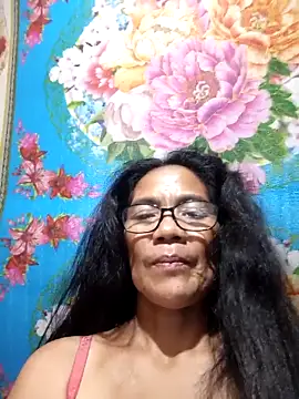 Snapshot of ImYourWoman_55 chatting on September 11, 2025, 1:55 pm ImYourWoman 55 online show from September 11, 2025, 1:55 pm