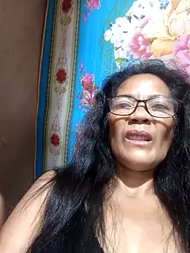 Snapshot of ImYourWoman_55 chatting on September 10, 2025, 11:15 pm ImYourWoman 55 online show from September 10, 2025, 11:15 pm