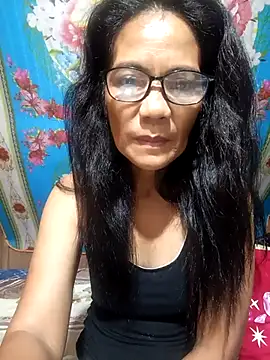 Snapshot of ImYourWoman_55 chatting on September 8, 2025, 10:31 pm ImYourWoman 55 online show from September 8, 2025, 10:31 pm