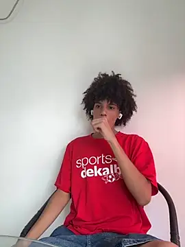 Max Rain online show from September 19, 2025, 4:44 pm