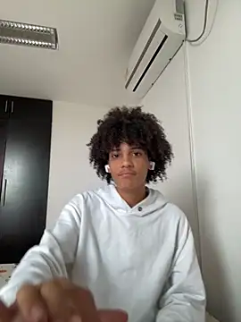 Max Rain online show from September 22, 2025, 6:03 pm