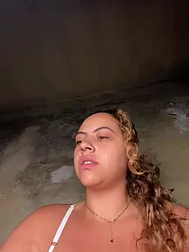 Snapshot of Chloe_Leaozinho chatting on May 7, 2026, 10:29 am Chloe Leaozinho online show from May 7, 2026, 10:29 am