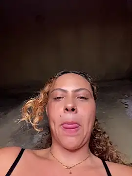 Snapshot of Chloe_Leaozinho chatting on May 10, 2026, 8:44 pm Chloe Leaozinho online show from May 10, 2026, 8:44 pm