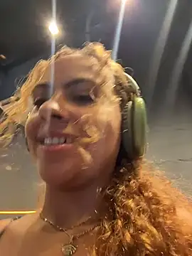 Snapshot of Chloe_Leaozinho chatting on February 20, 2026, 3:36 pm Chloe Leaozinho online show from February 20, 2026, 3:36 pm