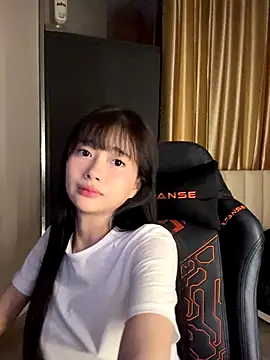 Snapshot of _Meimeibaby_ chatting on October 17, 2025, 8:06 am Meimeibaby online show from October 17, 2025, 8:06 am