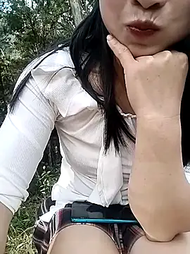 Snapshot of Tiyir597 chatting on September 28, 2025, 8:54 am Tiyir597 online show from September 28, 2025, 8:54 am