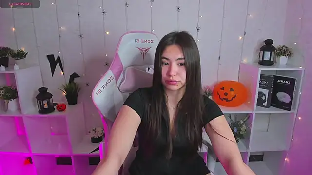 Megan Williamms online show from October 29, 2025, 12:53 am