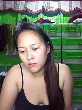 Snapshot of pretty_me092121 chatting on December 17, 2025, 4:56 pm pretty me092121 online show from December 17, 2025, 4:56 pm