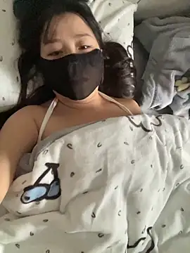 xiao-mo520 online show from December 2, 2025, 12:44 am