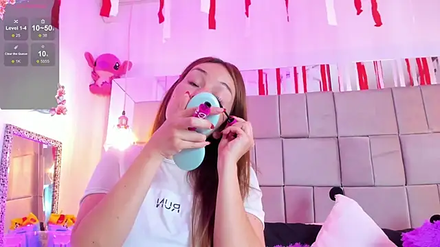 antoneella jones online show from November 5, 2025, 7:39 pm