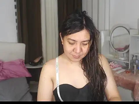 stellahugeX online show from February 23, 2026, 5:35 pm