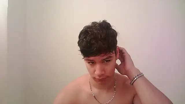 Snapshot of zeus_181 chatting on December 16, 2025, 1:15 pm zeus 181 online show from December 16, 2025, 1:15 pm