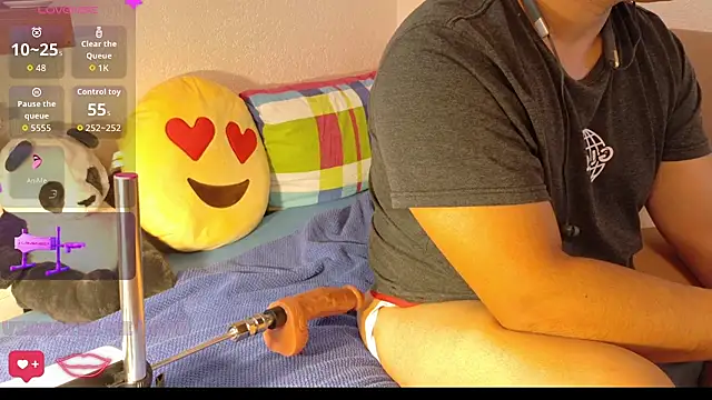 Snapshot of AsianBoy_WhiteDaddy chatting on September 9, 2025, 1:09 pm AsianBoy WhiteDaddy online show from September 9, 2025, 1:09 pm