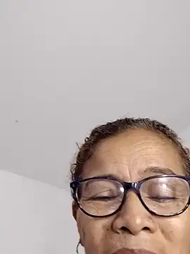 Snapshot of Merybeks chatting on September 15, 2025, 10:59 am Merybeks online show from September 15, 2025, 10:59 am