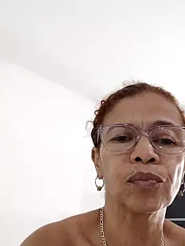 Snapshot of Merybeks chatting on September 25, 2025, 10:43 am Merybeks online show from September 25, 2025, 10:43 am