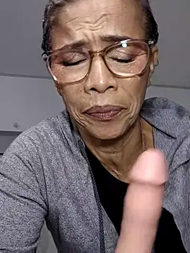 Snapshot of Merybeks chatting on November 27, 2025, 10:37 am Merybeks online show from November 27, 2025, 10:37 am