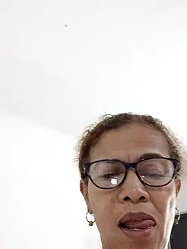 Snapshot of Merybeks chatting on September 14, 2025, 10:48 am Merybeks online show from September 14, 2025, 10:48 am