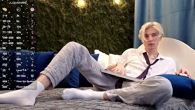 Snapshot of fiachand chatting on November 21, 2025, 9:14 pm fiachand online show from November 21, 2025, 9:14 pm