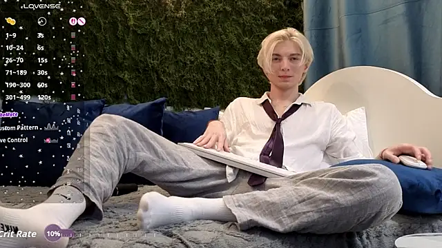 Snapshot of fiachand chatting on November 23, 2025, 8:19 pm fiachand online show from November 23, 2025, 8:19 pm