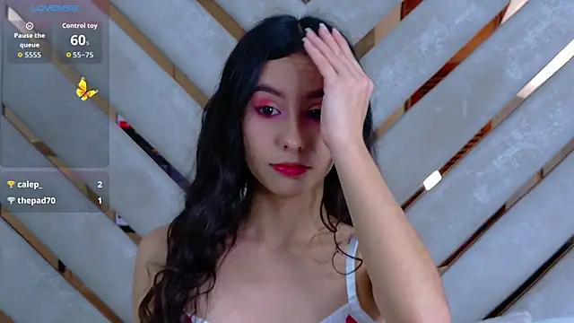 Sarah-Grace online show from November 5, 2025, 2:25 am