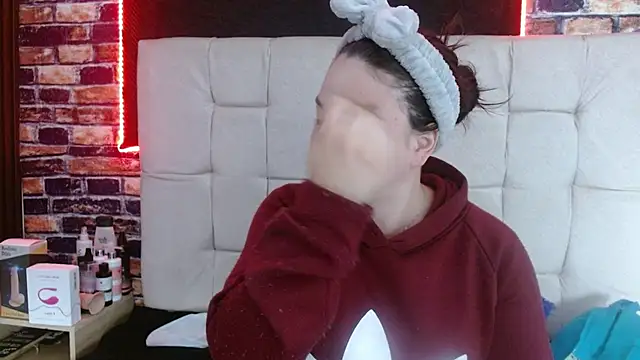 miadoll303av online show from December 22, 2025, 11:10 am