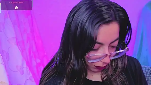 Snapshot of Miranda_sexlove_ chatting on February 3, 2026, 6:22 am Miranda sexlove online show from February 3, 2026, 6:22 am