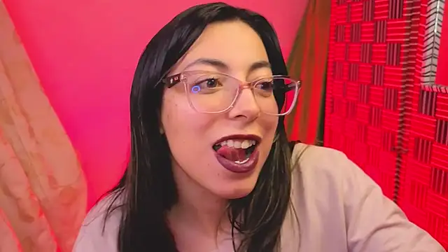 Miranda sexlove  online show from December 19, 2025, 7:33 am