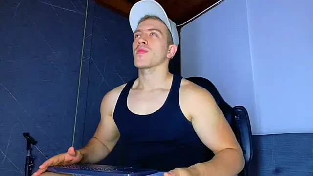 Snapshot of ALANNFERRER chatting on February 16, 2026, 10:14 am ALANNFERRER online show from February 16, 2026, 10:14 am