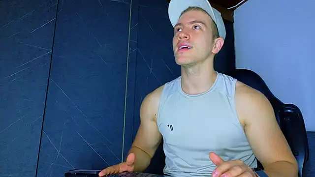 Snapshot of ALANNFERRER chatting on February 21, 2026, 10:17 am ALANNFERRER online show from February 21, 2026, 10:17 am