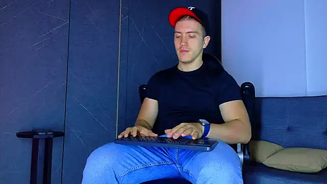 Snapshot of ALANNFERRER chatting on February 2, 2026, 10:14 am ALANNFERRER online show from February 2, 2026, 10:14 am