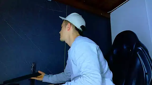 Snapshot of ALANNFERRER chatting on February 23, 2026, 10:16 am ALANNFERRER online show from February 23, 2026, 10:16 am