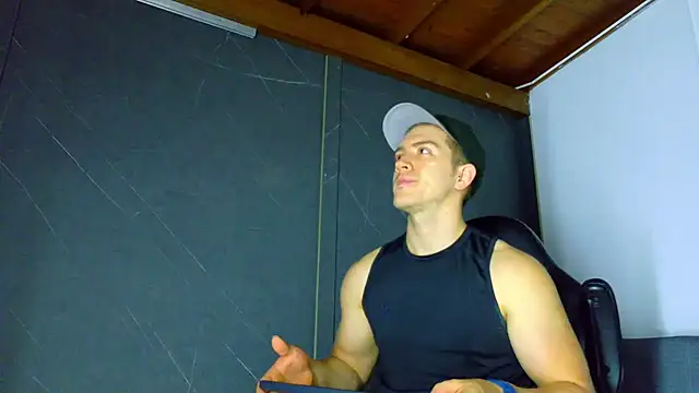 Snapshot of ALANNFERRER chatting on January 15, 2026, 10:18 am ALANNFERRER online show from January 15, 2026, 10:18 am