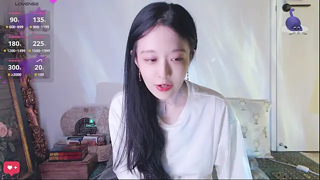 Etherealcat33 online show from September 18, 2025, 12:41 pm