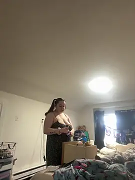 mommyxxmilkerxx online show from April 14, 2026, 8:03 pm