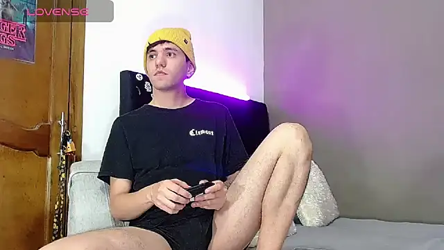 Matteo12  online show from March 28, 2026, 4:13 am