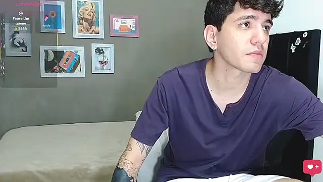 Matteo12  online show from June 2, 2026, 4:12 am