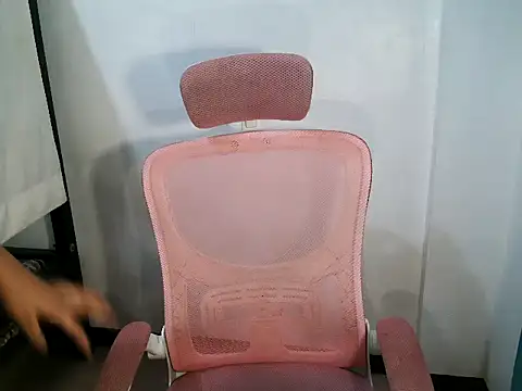 Snapshot of lovely_kristine22 chatting on October 19, 2025, 2:03 am lovely kristine22 online show from October 19, 2025, 2:03 am