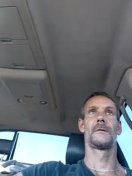 Hungwell1515 online show from November 22, 2025, 7:57 pm