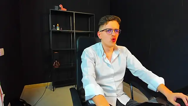 FelixStarkk online show from April 28, 2026, 4:17 am