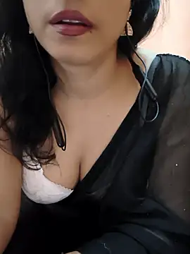 Snapshot of Divya_Bharti chatting on November 8, 2025, 4:43 pm Divya Bharti online show from November 8, 2025, 4:43 pm