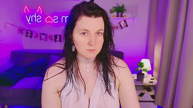 love me  tonight  online show from October 28, 2025, 10:20 pm