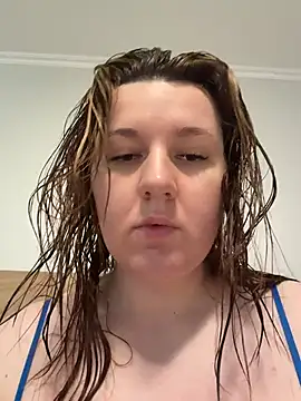 Snapshot of love_me__tonight_ chatting on June 19, 2026, 7:03 am love me tonight online show from June 19, 2026, 7:03 am