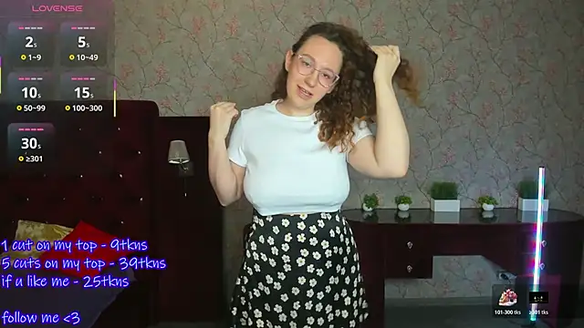 ellie coy  online show from November 9, 2025, 12:20 pm