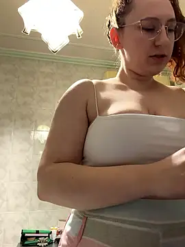 ellie coy  online show from January 16, 2026, 4:44 pm