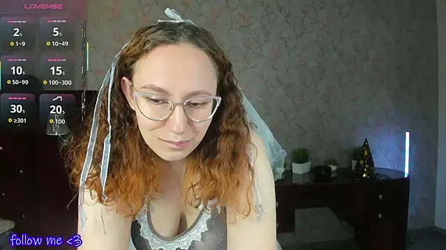 ellie coy  online show from November 1, 2025, 1:27 pm