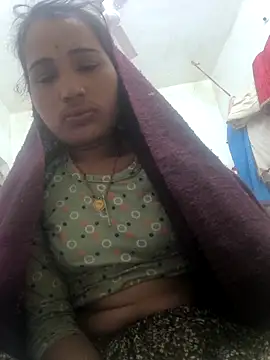 Hot raaani online show from December 15, 2025, 10:15 pm