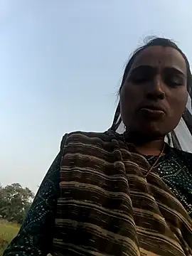 Hot raaani online show from November 25, 2025, 9:53 am